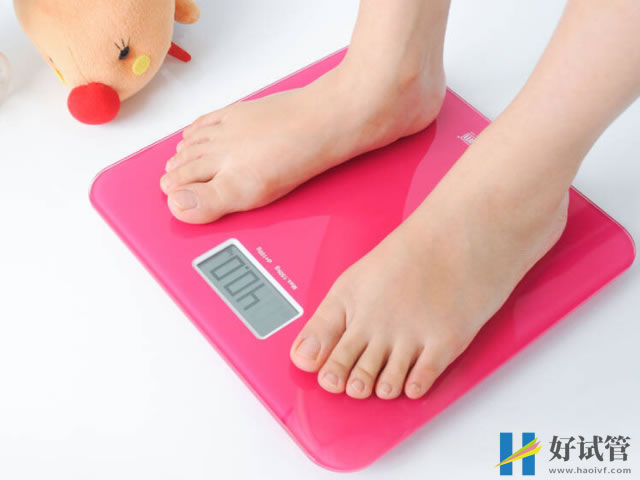 年纪轻轻就得了多囊,导致不孕的“元凶” 竟是这些(图4) 控制体重能避免多囊